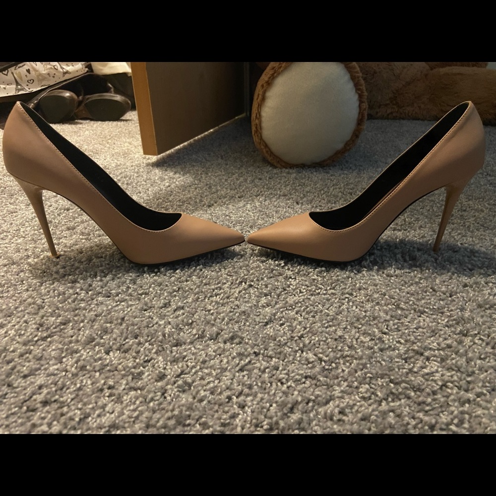 Jimmy Choo Flesh Tone Pumps